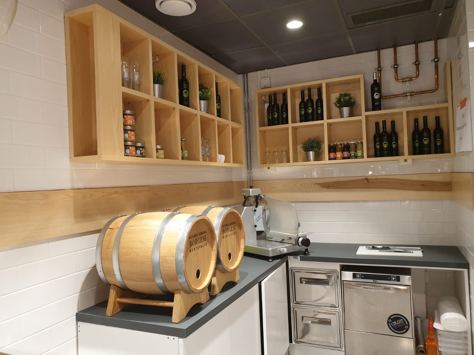 retro banco Kantina Helsinki attrezzature cucina design interno street food Crucitti Architetti