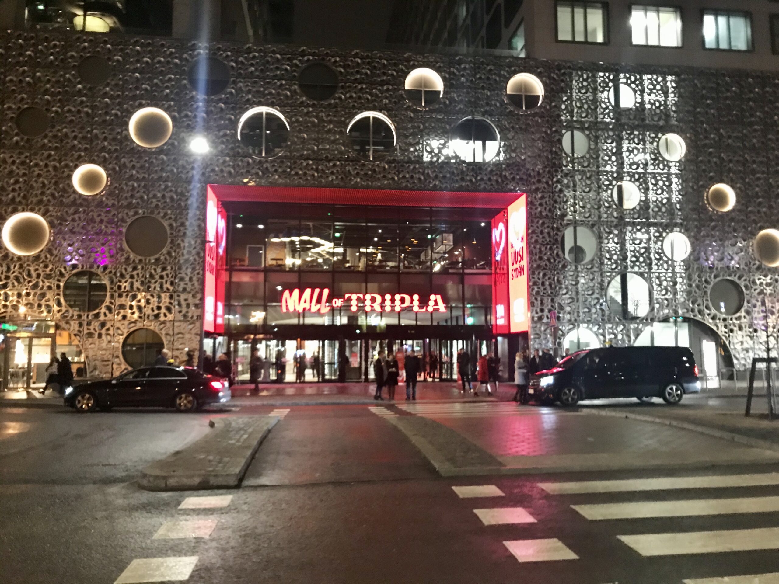 ingresso Mall of Tripla Helsinki centro commerciale location gelateria Dolce Italia Crucitti Architetti