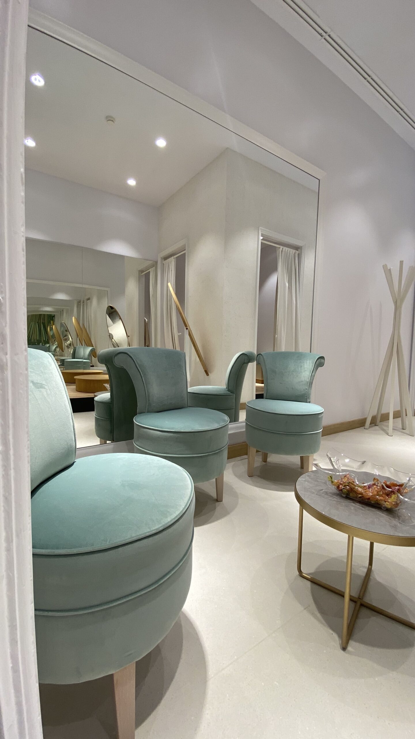 area lounge Atelier Emé Reggio Calabria design boutique Crucitti Architetti