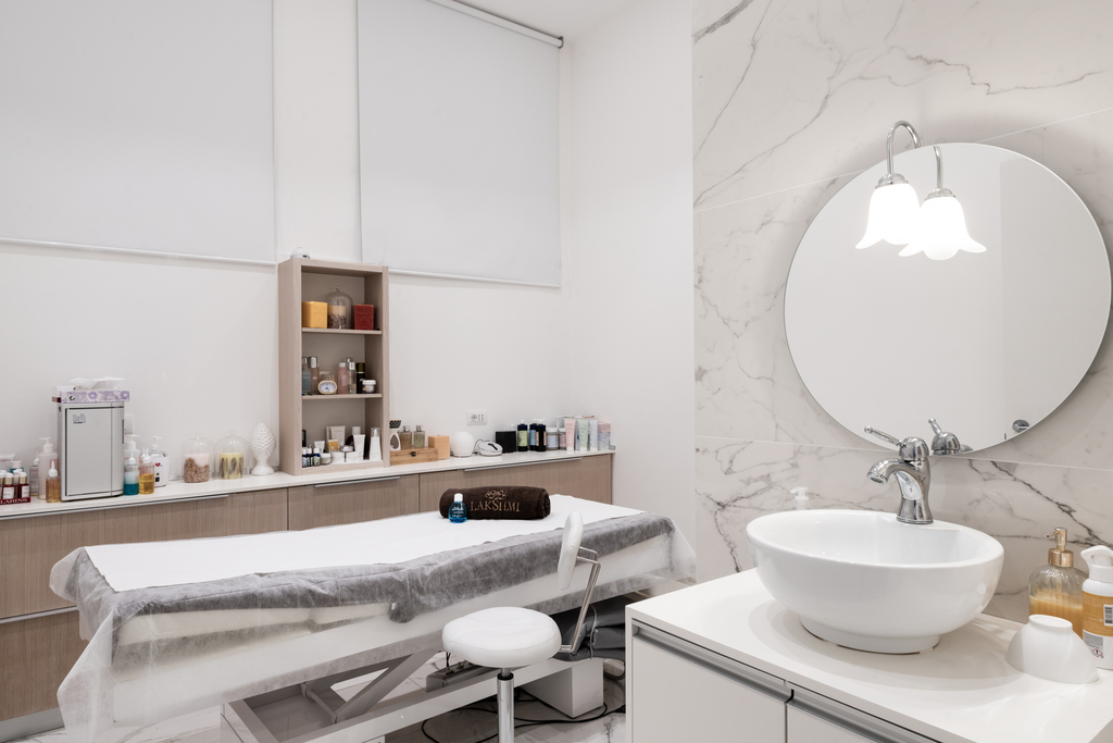 cabina trattamenti spa NAIMA beauty lettino massaggi design interno wellness Crucitti Architetti