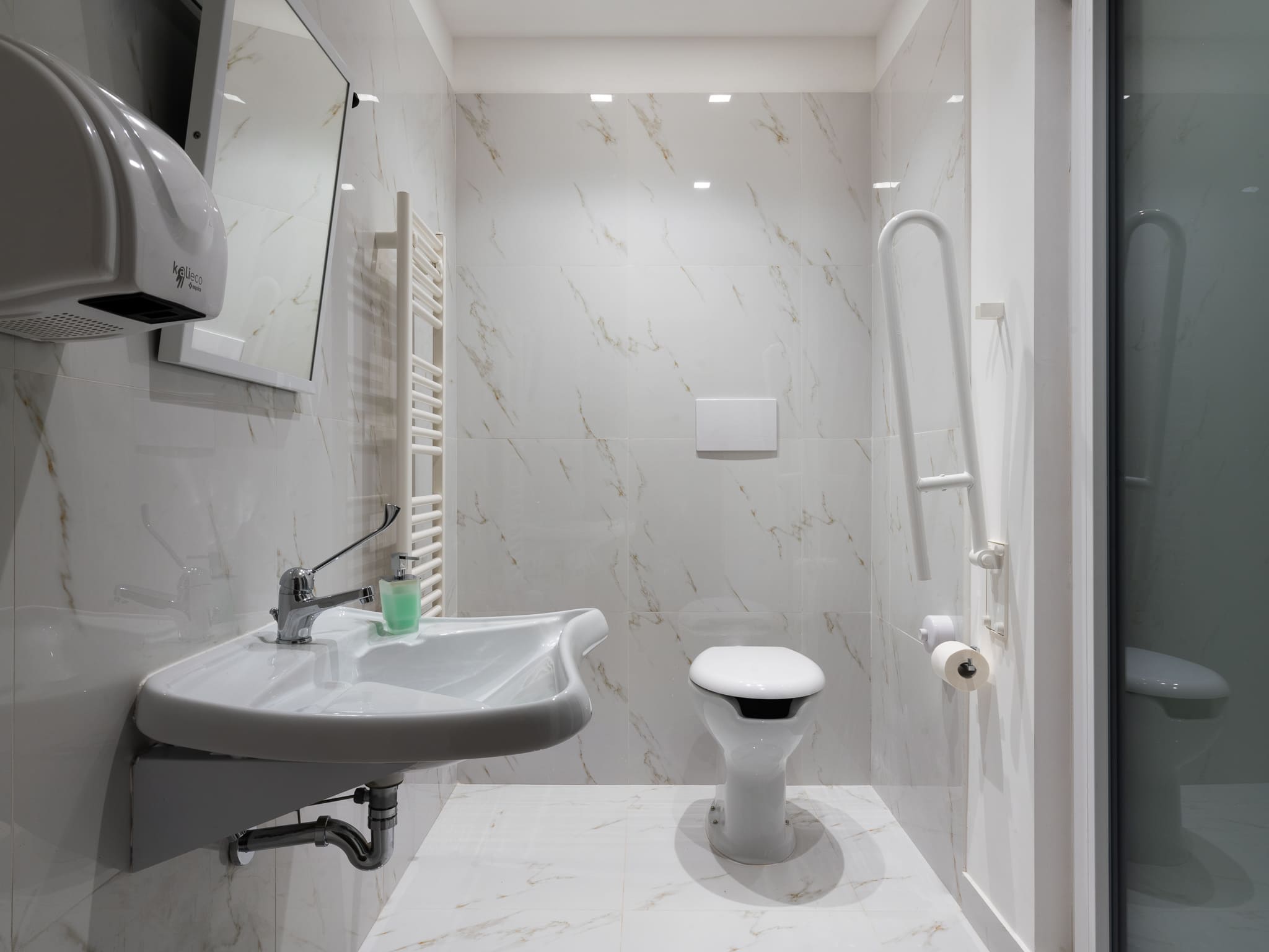 servizi igienici studio medico design moderno Reggio Calabria Crucitti Architetti